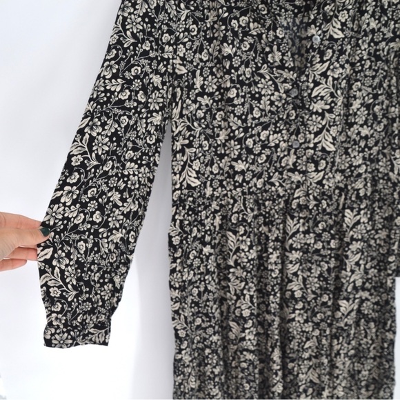 J. CREW Tiered Flowy Mini Dress in Floral Print Black White Women's M - Picture 6 of 11